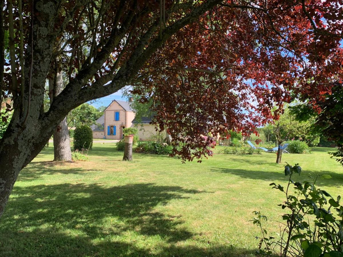Les Logis Du Breuil Panzió Marchéville Kültér fotó
