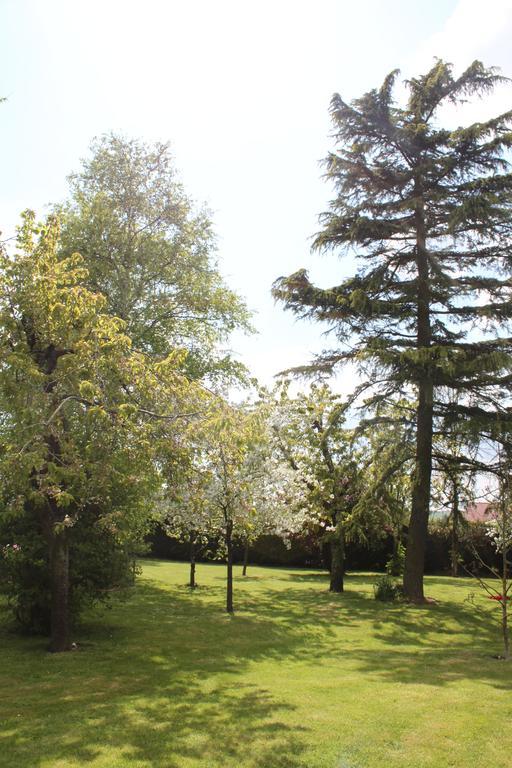 Les Logis Du Breuil Panzió Marchéville Kültér fotó