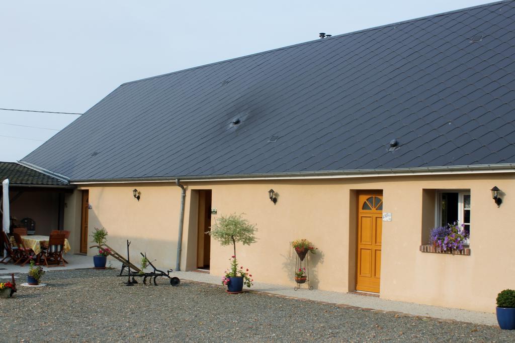Les Logis Du Breuil Panzió Marchéville Kültér fotó