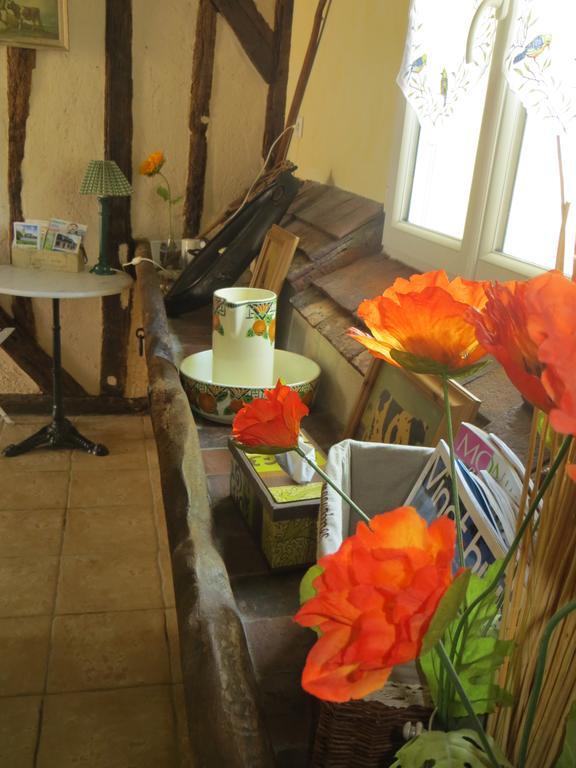 Les Logis Du Breuil Panzió Marchéville Kültér fotó